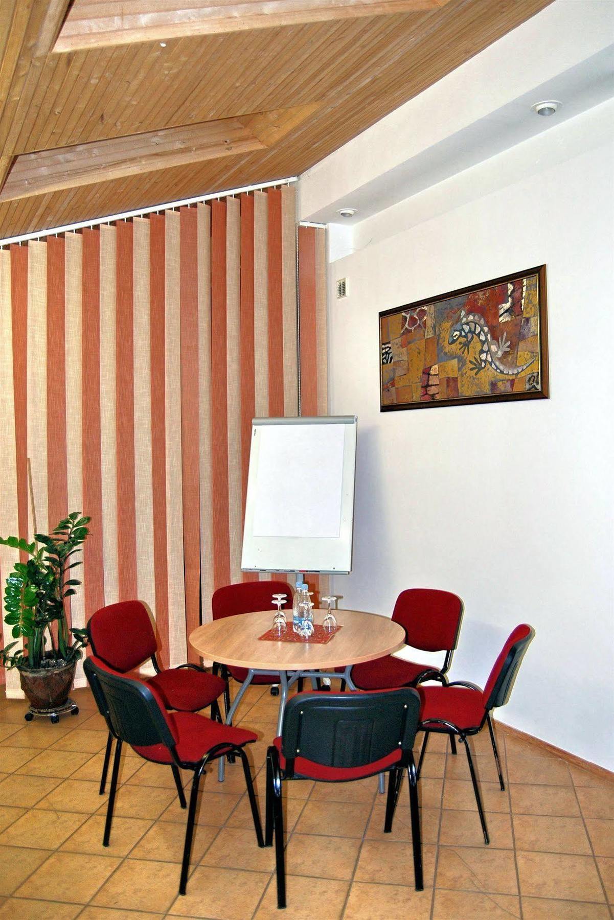 Gate Hotel 3*